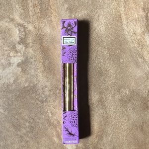 Winky Lux universal eyebrow pencil